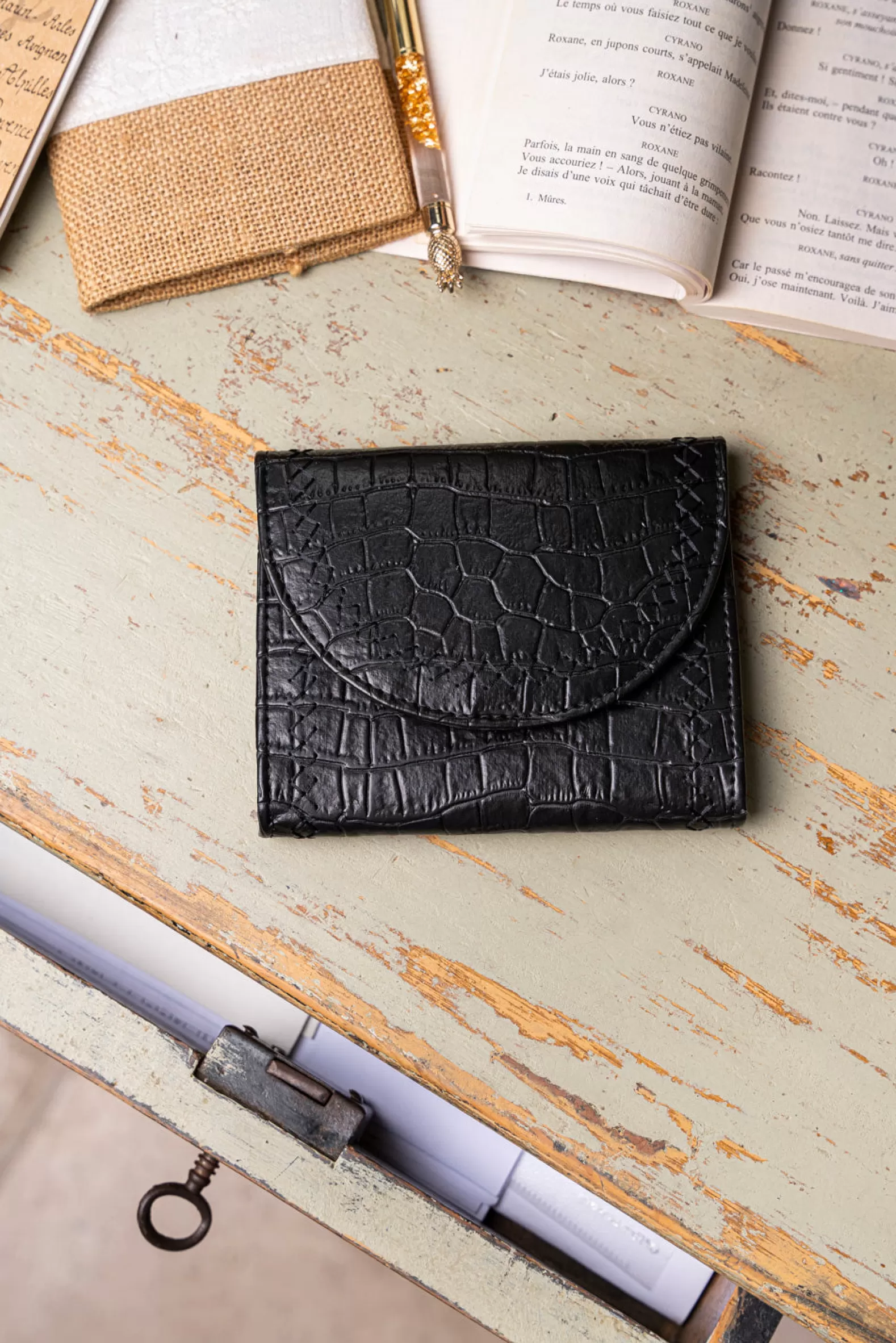 Minuit sur Terre Allegro Croco Noir< Portfolios