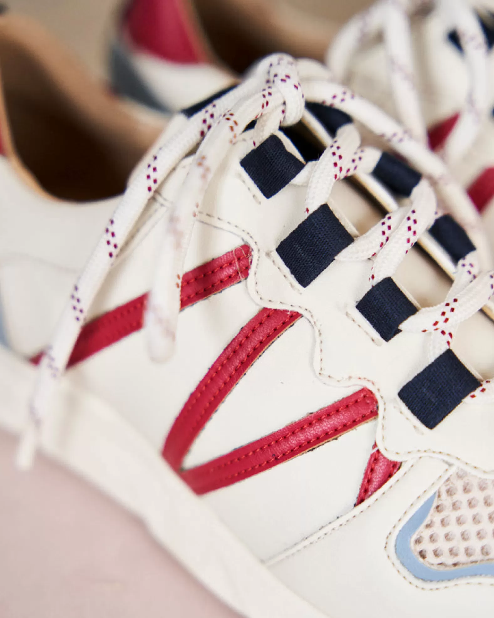 Minuit sur Terre Chamois Hortensia< Sneakers