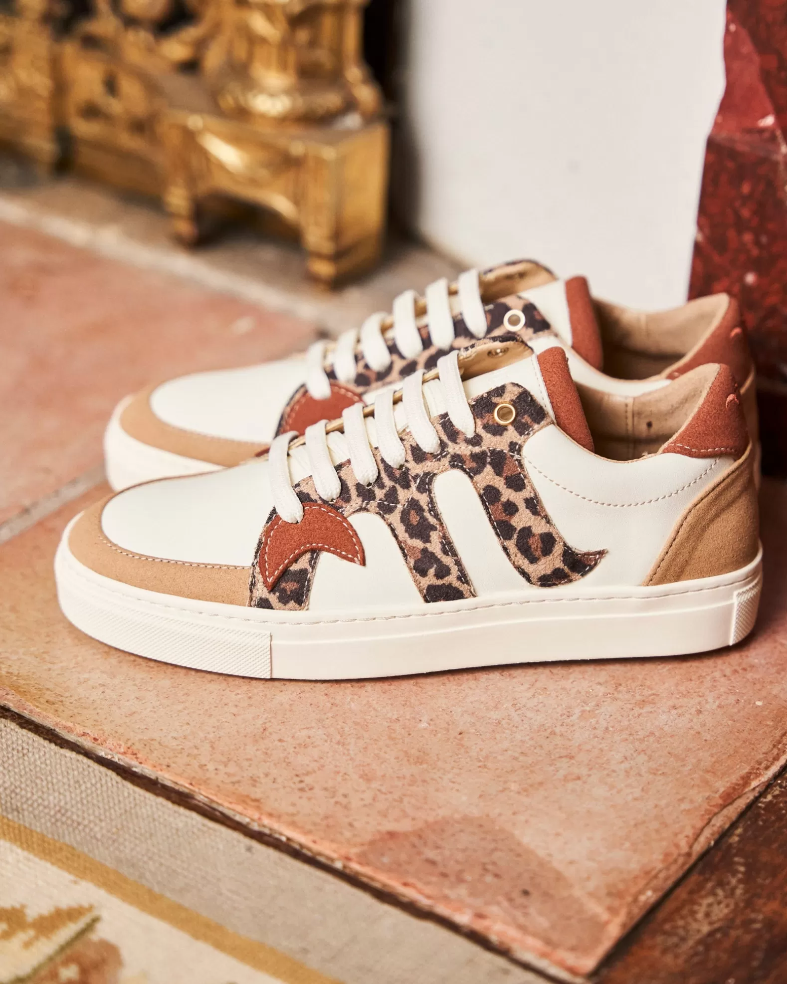 Minuit sur Terre Empreinte Léo< Sneakers