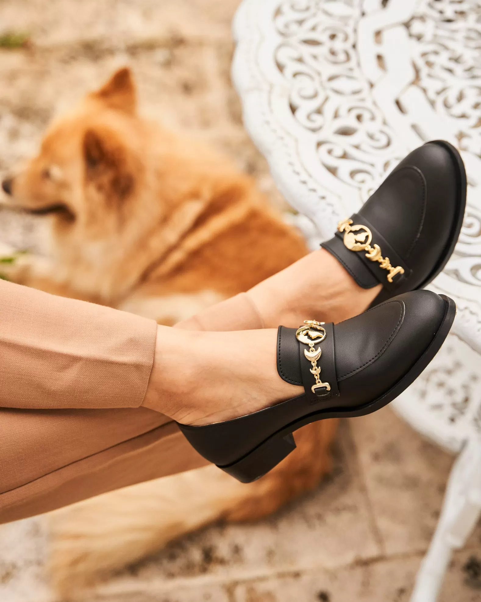 Minuit sur Terre Symbole Noir< Loafers & Derbies