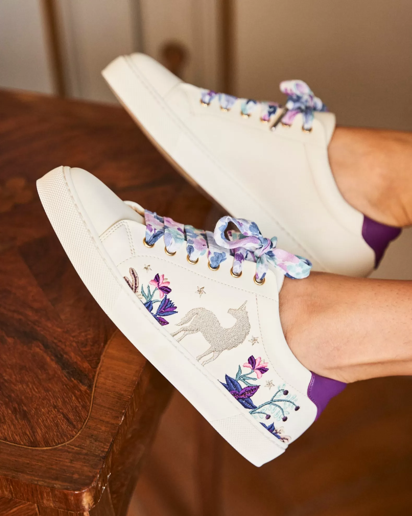 Minuit sur Terre Virevolte Licorne< Sneakers