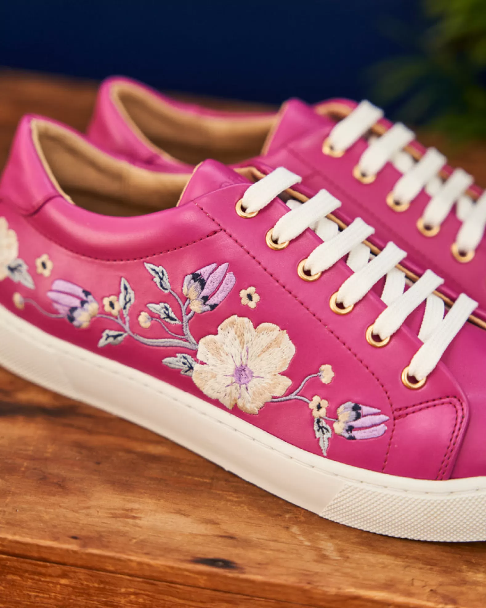 Minuit sur Terre Virevolte Roseraie Hortensia< Sneakers