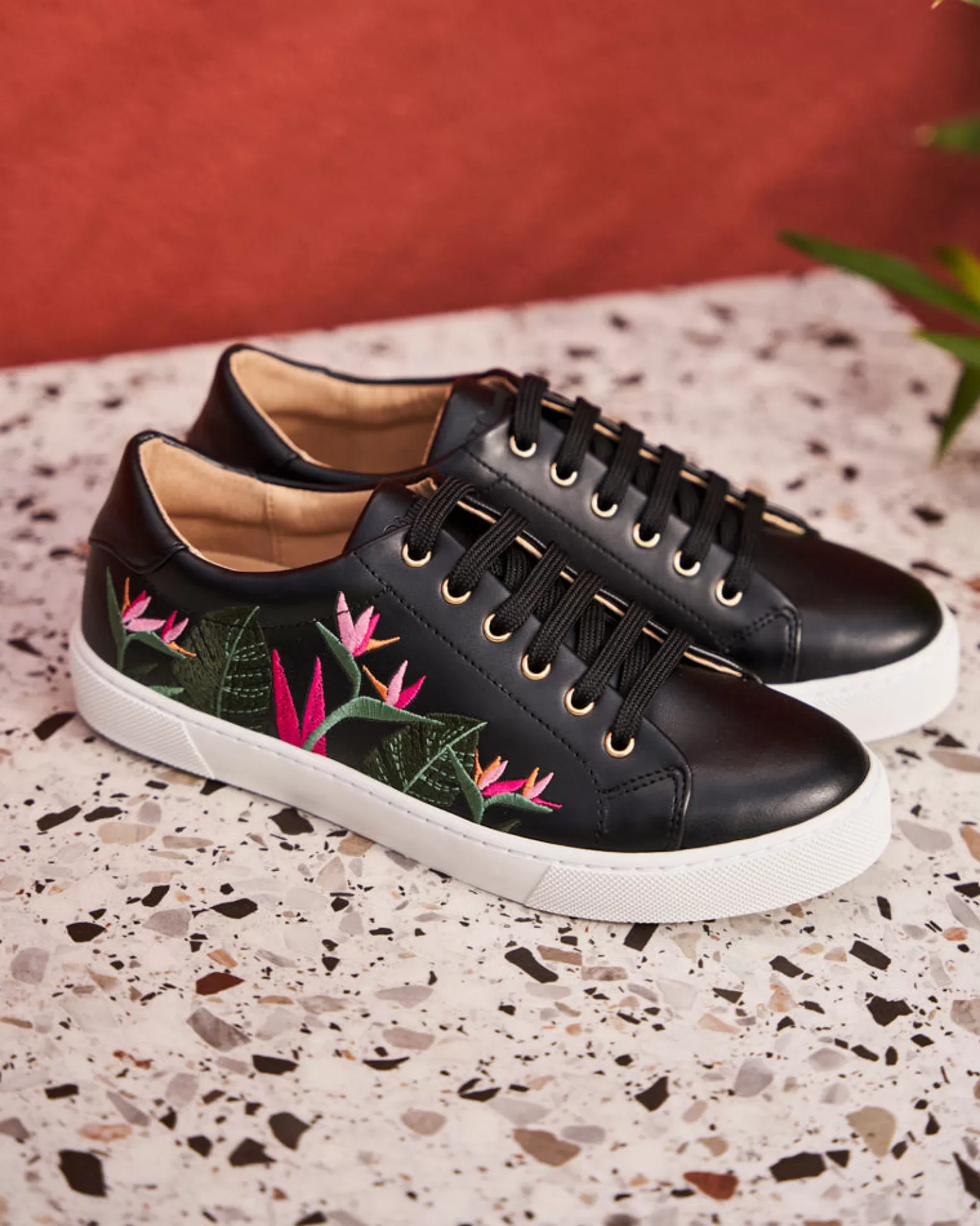 Minuit sur Terre Virevolte Tropical Noir< Sneakers